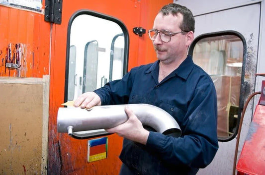 What Causes Exhaust Manifold Bolts to Break